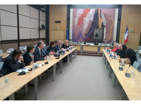 Zajednička delegacija četiri parlamenta iz Bosne i Hercegovine boravi u studijskoj posjeti Parlamentu Francuske


